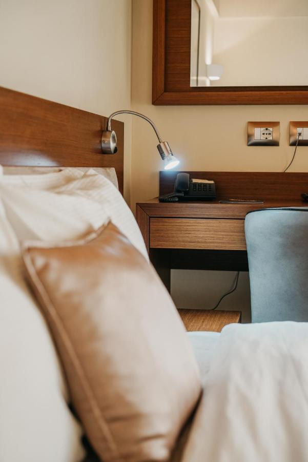 Center Hotel ジロカストラ エクステリア 写真