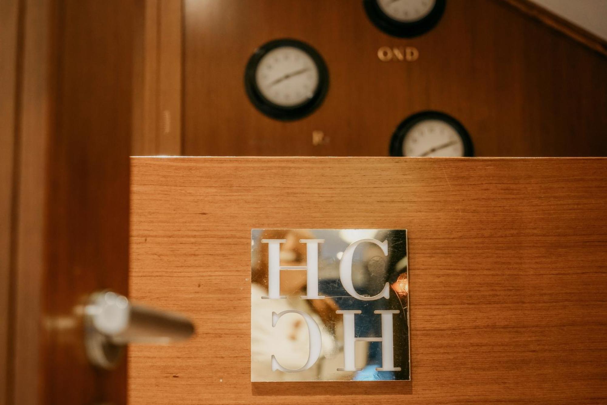 Center Hotel ジロカストラ エクステリア 写真